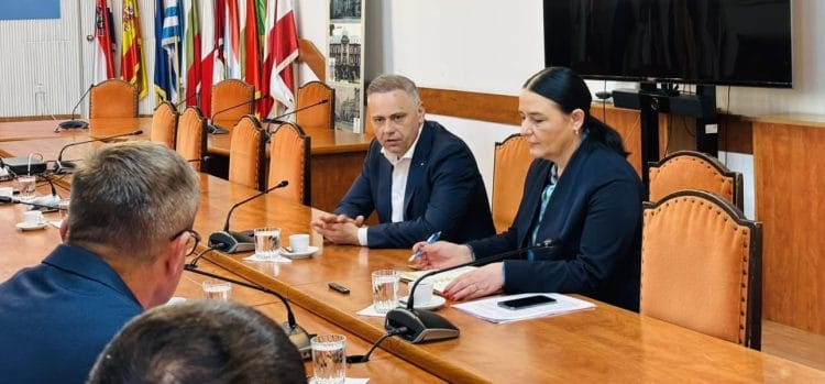 Reprezentanții Asociației Producătorilor de Flori Muntenia s-au întâlnit cu ministrul Florin Barbu