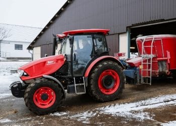 Permisul categoria B devine valabil și pentru tractoare lente. Legea a fost promulgată și publicată în Monitorul Oficial