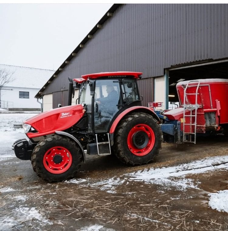 Permisul categoria B devine valabil și pentru tractoare lente. Legea a fost promulgată și publicată în Monitorul Oficial