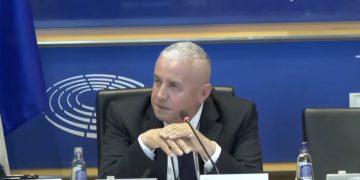Comisia Europeană: Prețul laptelui din România este în creștere, nu justifică măsuri excepționale de sprijin