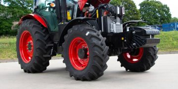 ZETOR lansează noua Serie 5, tractoarele care aduc mai multă putere și productivitate în ferme